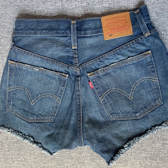 Levi’s 501 Denim Jean Shorts - Picture 1 of 2